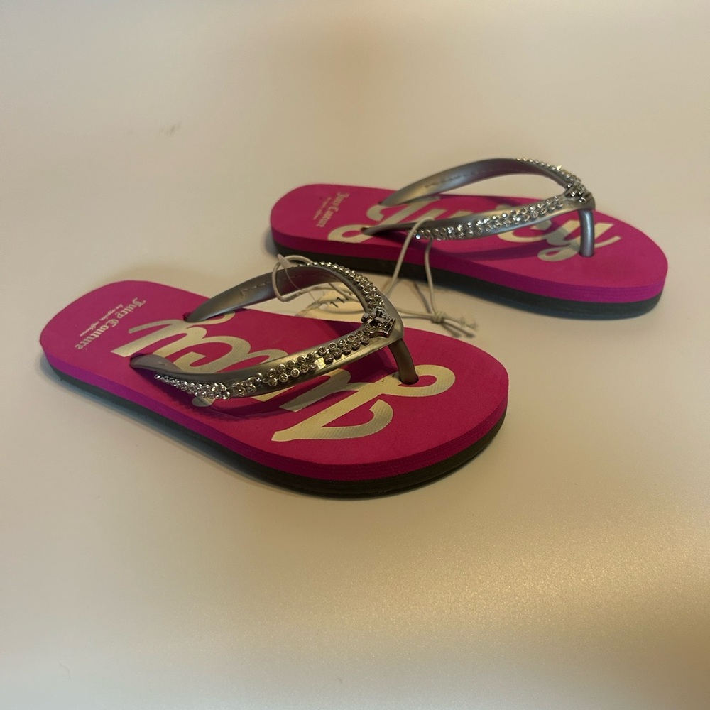 Pink juicey sandal with rhinestone.